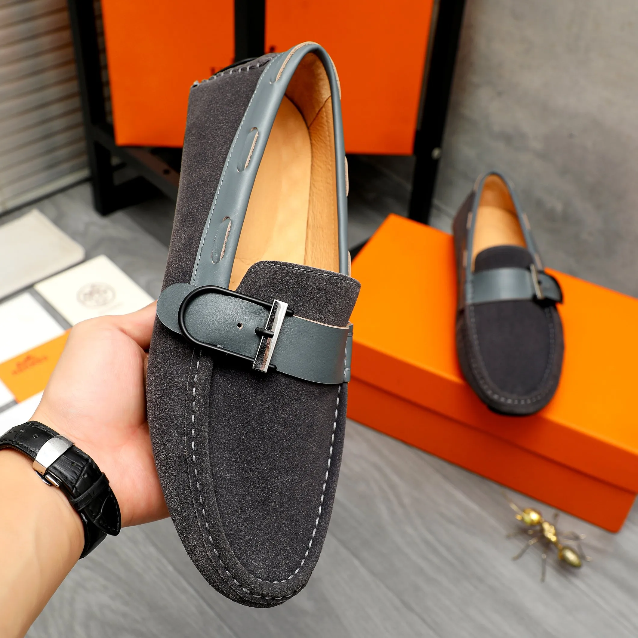 P380 Product trademark: HERMES "Hermes" casual slip-on men's shoes Regular size: 38-44 Product material: Selected frosted cowhide upper, pigskin lining, rubber outsole